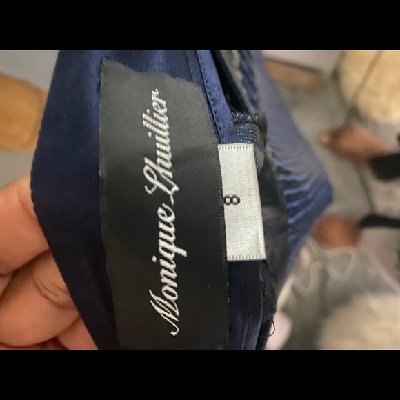 Monique Lhuillier blue metallic with leather waste band. Size 8 - Picture 3 of 3